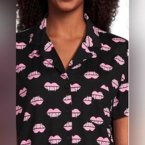 NEW Medium Vampire Lips & Fangs 2 Piece Halloween Pajama Set